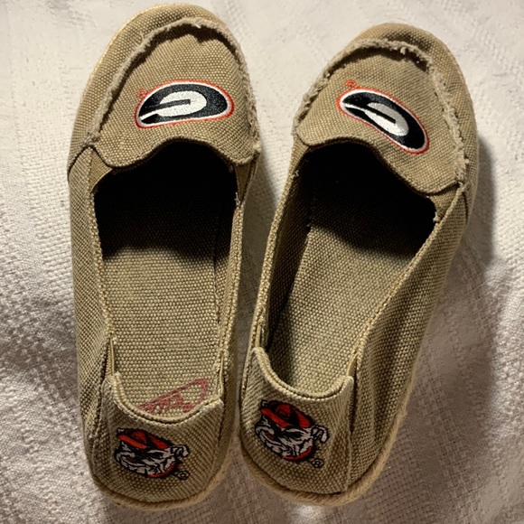 UGA GA Bulldogs Embroidered Logo Slip On Espadrilles - Picture 2 of 10